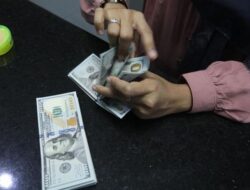 Penguatan Rupiah Tidak Bertahan Lama, Dolar Kembali Menguat ke Rp15.900