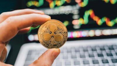 XRP Mengalahkan Kapitalisasi Pasar Solana, 2 Investor Ini Raih Keuntungan Besar