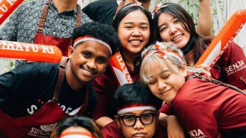 15 Ide Lomba 17 Agustus yang Unik dan Seru: Dari Trenggiling Kardus sampai Voli Terpal