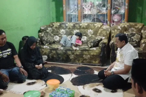 Korban Pembunuhan Tinggalkan Istri dan 5 Anak, Bupati Sumedang Beri Dukungan Lewat Program PEKKA dan Jaminan Ketenagakerjaan